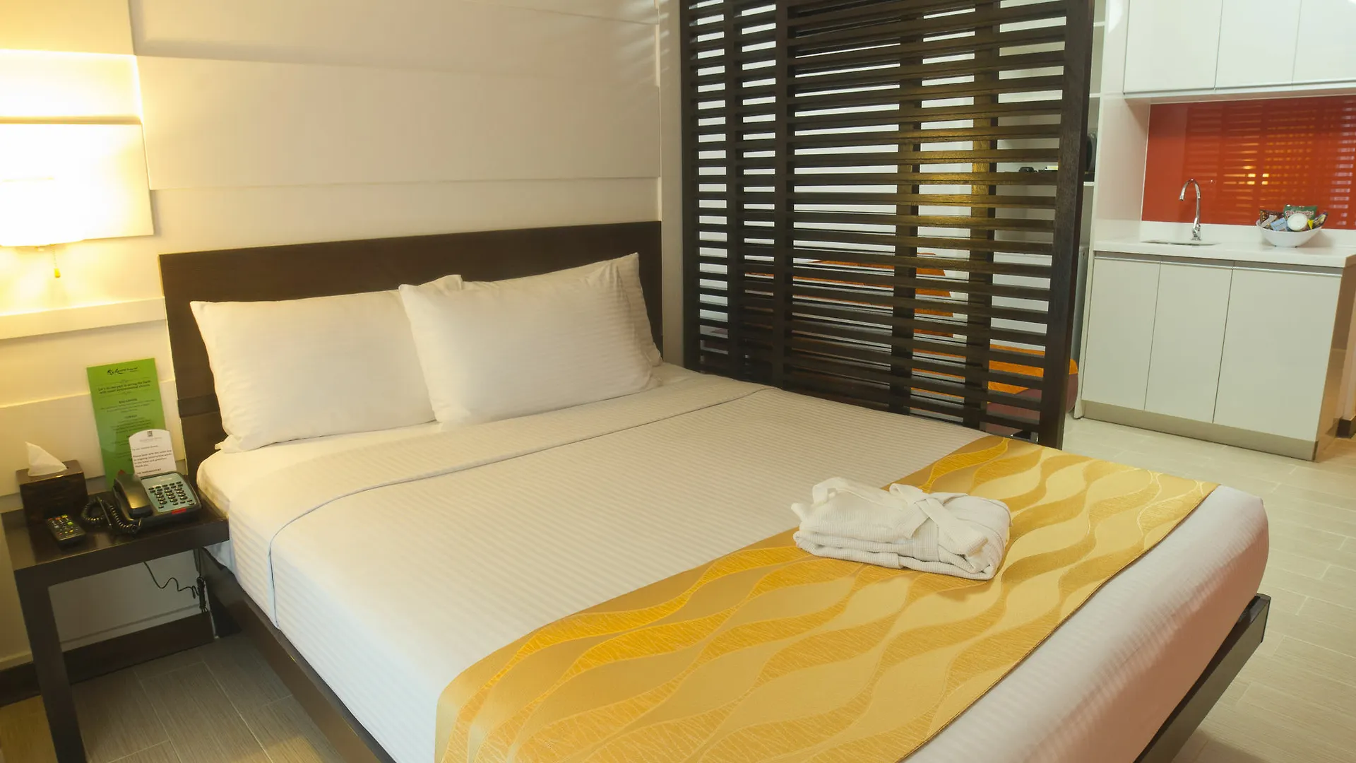 ***  Holiday Inn Express Manila Newport City, An Ihg Hotel Paranaque City Philippines