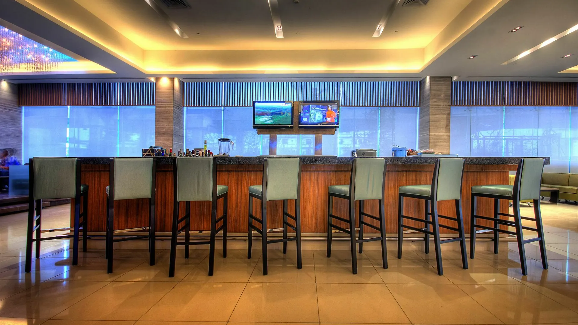 ***  Holiday Inn Express Manila Newport City, An Ihg Hotel Paranaque City Philippines